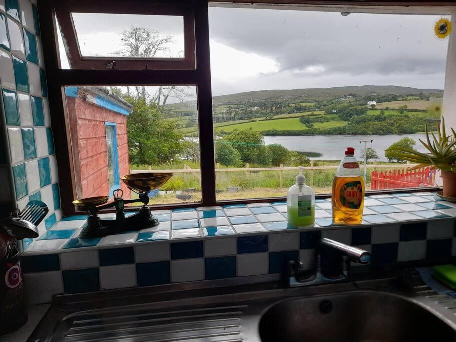 Granny'S Cottage, A Lovely Lakeside Cottage Donegal Town Luaran gambar